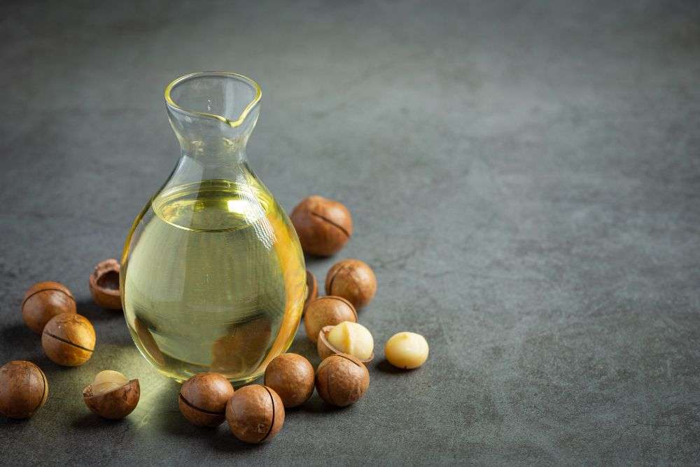 <a href="https://www.freepik.com/free-photo/macadamia-oil-relaxing-treatment_13901949.htm#query=Castor%20Oil&position=21&from_view=search&track=ais">Image by jcomp</a> on Freepik